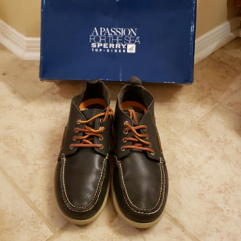 Sperry chukka boots